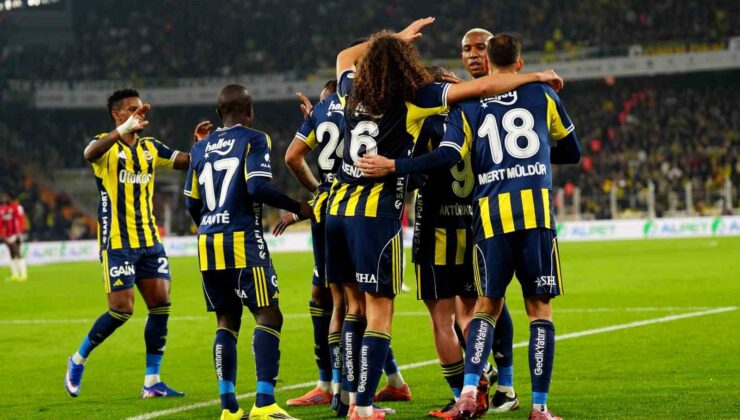 Fenerbahçe’nin namağlup ünvanını 21. haftada da sürdürdü