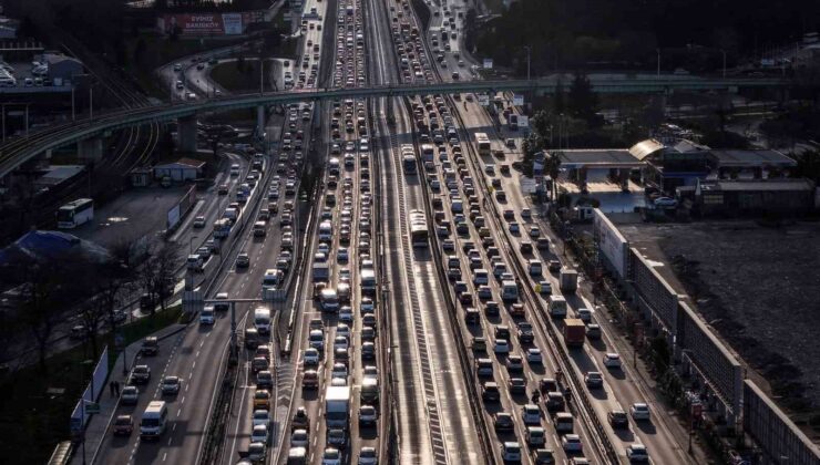 İstanbul trafiğinin Ramazan mesaisi: Erkenden başlayan trafik, iftar ile gelen sessizlik