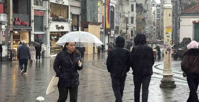 İstanbul’da soğuk hava ve yağmur etkili oluyor