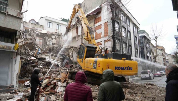 Kepçe komşu eve girdi, genç kız çığlık atarak yardım istedi