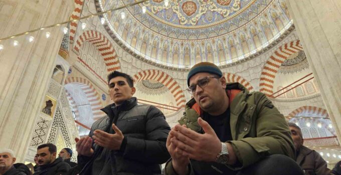 Selimiye Camii’nde 4 yıl aradan sonra ilk teravih