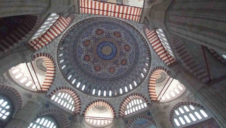 Selimiye Camii’nde tartışma konusu olan kubbe yazıları uzun bir aradan sonra ilk kez görüntülendi