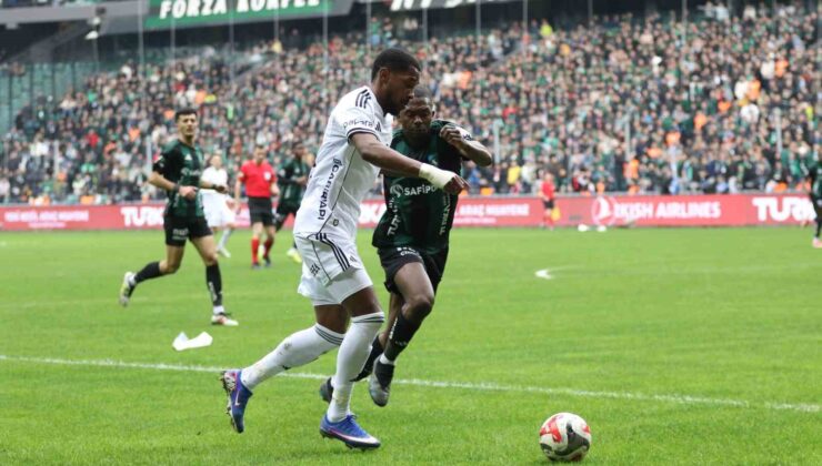 Trendyol Süper Lig: Kocaelispor: 0 – Beşiktaş: 0 (İlk yarı)