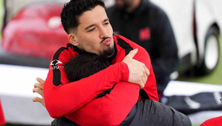 A Milli Futbol Takımı, yağmur altında çalıştı