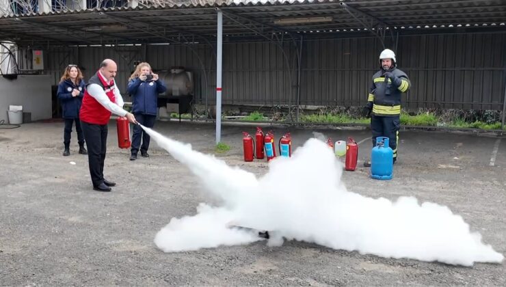 Alevlere karşı eğitim: Tarım personeli yangınla mücadeleyi sahada öğrendi