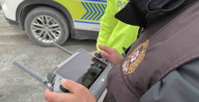Arnavutköy’de drone destekli trafik denetimi: Hatalı sollama yapma ve ehliyetsiz araç kullanımına toplamda 96 bin 314 TL ceza