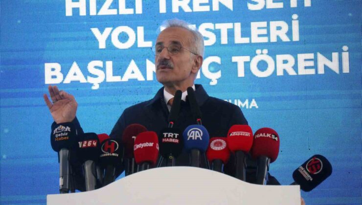 Bakan Uraloğlu: “Türkiye’nin 225 kilometre hıza sahip milli elektrikli hızlı trenimizin yol testlerini bugün resmen başlatıyoruz”