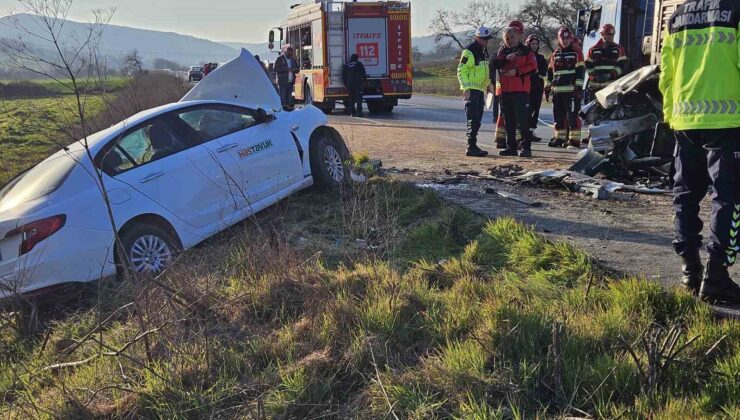 Balıkesir’de trafik kazası: 1 ölü, 2 yaralı