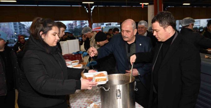 Başkan Aydın, Hamitler’de “Gönül Sofrası”nda vatandaşlarla buluştu