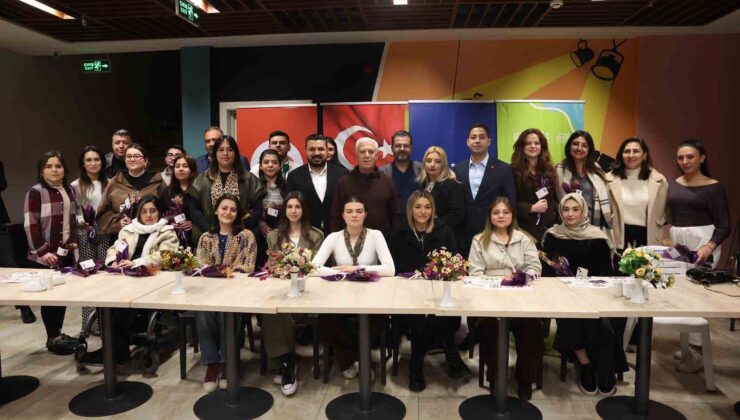 Başkan Mustafa Bozbey, gençlere sahur yaptı