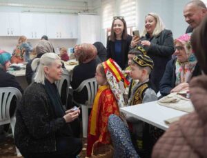 Başkan Subaşı mukabele programına katılan kadınlarla bir araya geldi