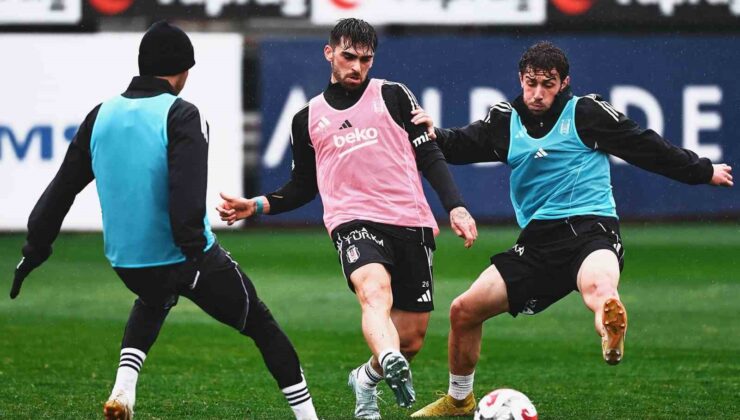 Beşiktaş, günü iki antrenmanla tamamladı