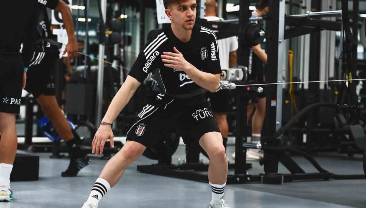 Beşiktaş, salonda çalıştı