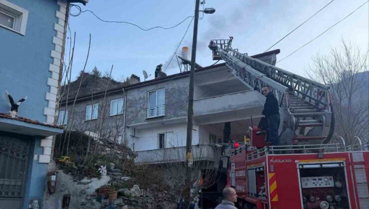 Bilecik’te evin bacasında çıkan yangın korkuttu