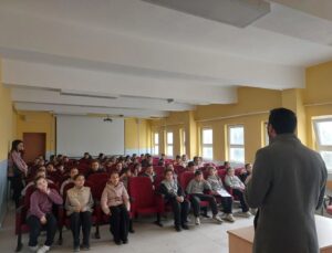 Bilecik’te ortaokul öğrencilerine ‘Ramazan Bilinci’ konulu konferans