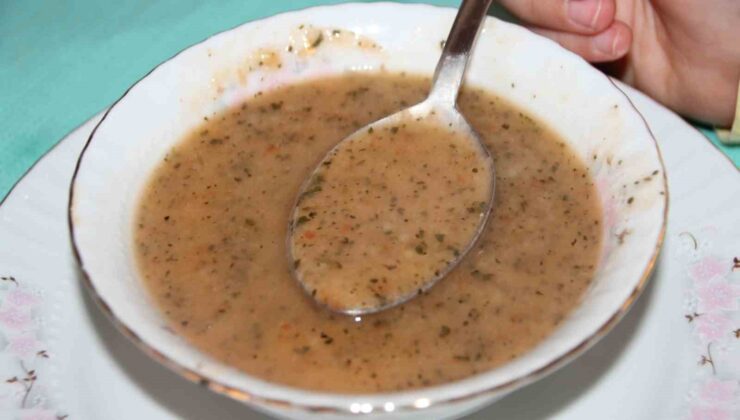 Bilecik’te Ramazan ayının vazgeçilmesi ısırgan otlu tarhana çorbası