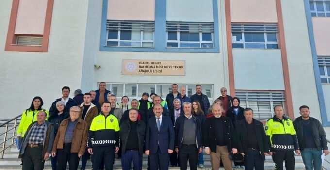 Bilecik’te servis şoförlerine trafik eğitimi