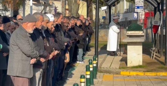 Bursa’da 7 yaşındaki Gökçe son yolculuğuna uğurlandı