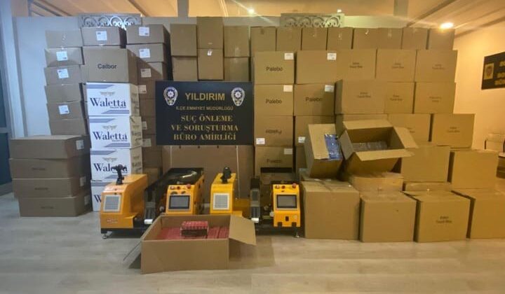 Bursa’da kaçak sigara imalathanesine operasyon: 460 kilo tütün ele geçirildi