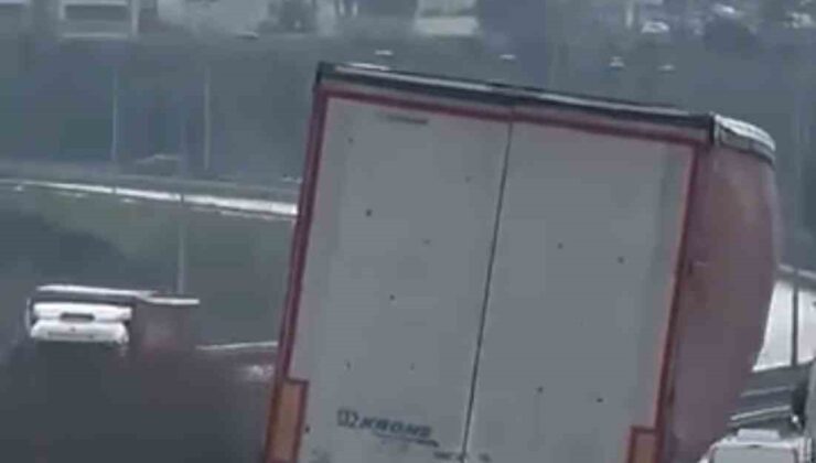 Bursa’da tır yan şekilde ilerledi