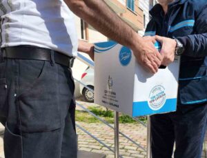 Çayırova’da ihtiyaç sahibi ailelere gıda kolisi dağıtılıyor