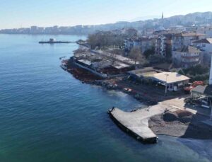 Değirmendere sahiline taşkınlara karşı dalgakıran inşa ediliyor