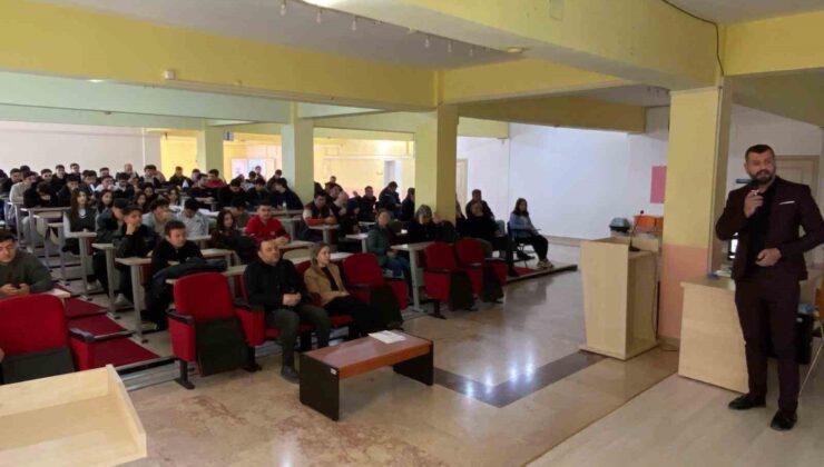 Edremit MYO ’da CV hazırlama, mülakat ve iş arama becerileri semineri düzenlendi