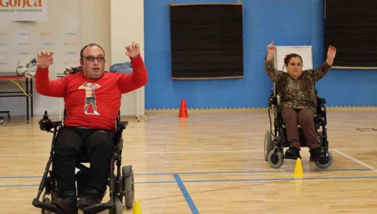 “Engellisin evlenemezsin” dediler, onlar akülü sandalyede zeybek oynuyor