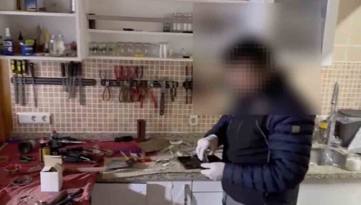 Ev, DEAŞ bağlantılı silah imalathanesi çıktı: Kokain ve yüzlerce silah parçası yakalandı