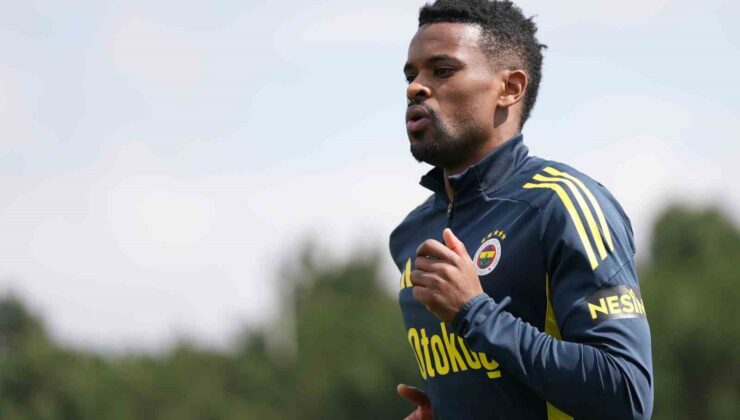 Fenerbahçe, günü çift antrenmanla tamamladı