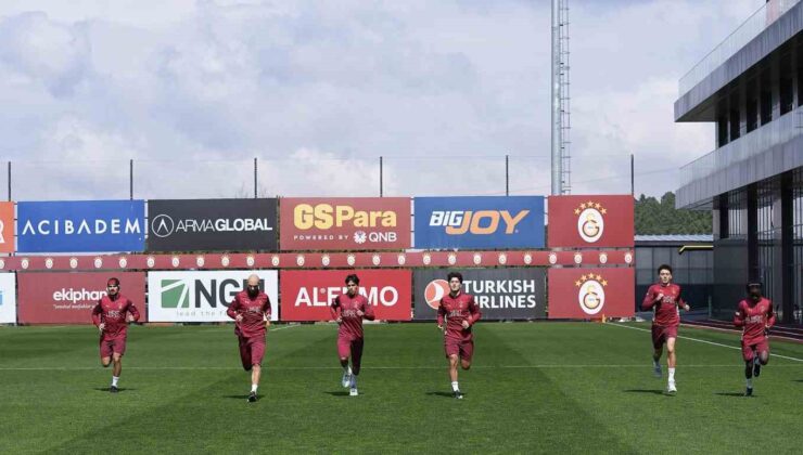 Galatasaray günü çift antrenmanla tamamladı