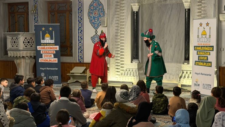 Gölcük’te çocuklar ramazan geleneklerini Karagöz ve Hacivat ile öğreniyor