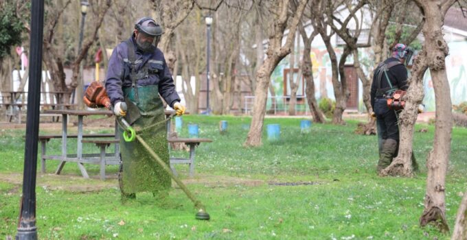 Kartepe’de park ve yürüyüş yollarında bahar temizliği çalışması