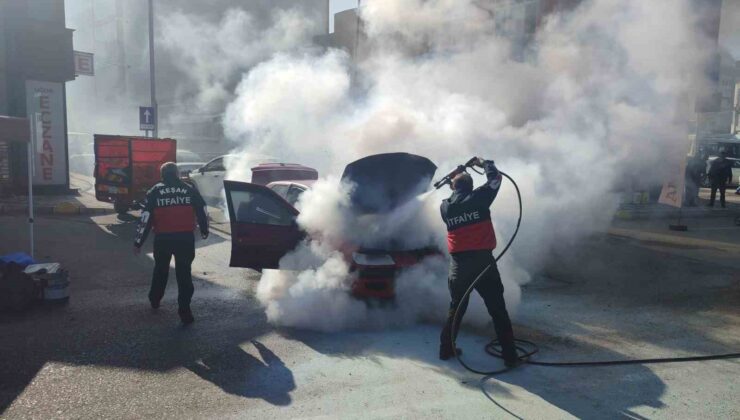 Keşan’da otomobilde çıkan yangın büyümeden söndürüldü