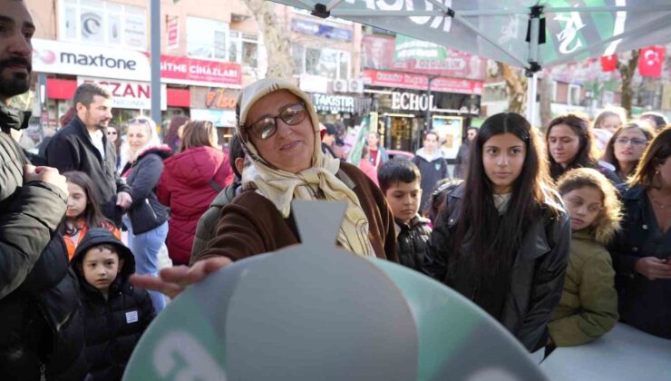 Kocaelispor’dan Kadınlar Günü’nde hediye çarkı etkinliği