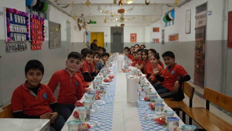 Minik kalpler iftar sofrasında buluştu