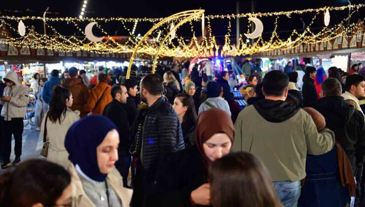 Osmangazi meydanı’nda ramazan coşkusu sürüyor