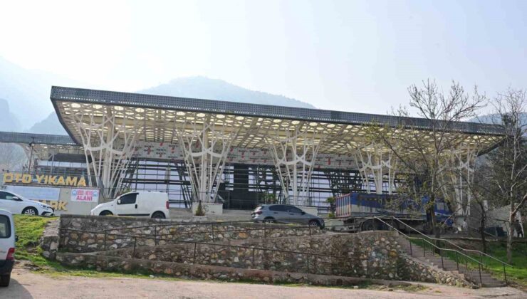 Piremir’de yol yarılandı