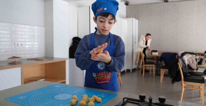 Ramazan tatlıları minik şeflerden