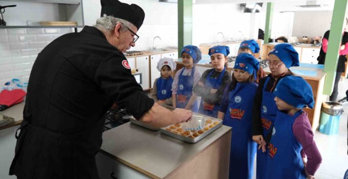 Ramazan tatlıları minik şeflerden