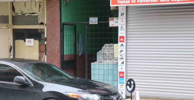 Sakarya’da sokak arasındaki sırrı çözülemeyen türbe merak konusu oldu