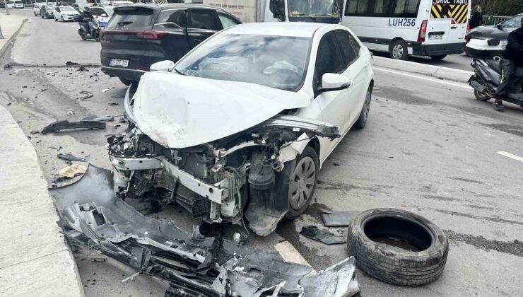 Sarıyer’de otomobil karşı şeride geçti, 4 araç birbirine girdi:  4 yaralı