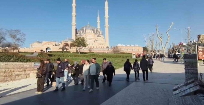 Selimiye yeniden açıldı, Edirne ziyaretçi akınına uğradı