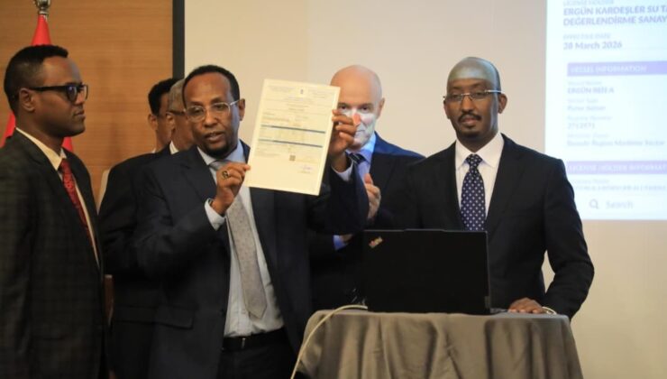 Somali’de “Ergun Reis A” gemisine uluslararası balıkçılık lisansı verildi