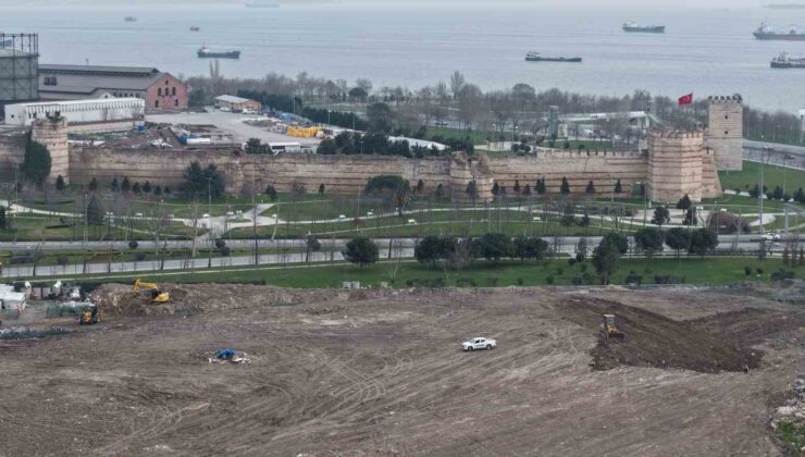 Tarihi Kazlıçeşme Meydanı’nda moloz utancı sona eriyor