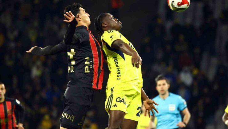 Trendyol Süper Lig: Fatih Karagümrük: 1 – Fenerbahçe: 0 (Maç devam ediyor)