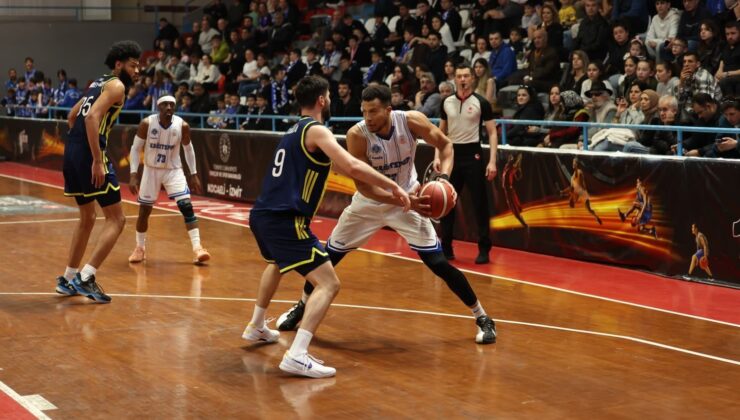 Türkiye Basketbol Ligi: Kocaeli BŞB Kağıtspor: 73 – Fenerbahçe Koleji: 84