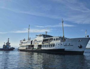 Tuzla’daki Mehmet Akif Ersoy vapuru yeniden İstanbul’a hizmet edecek