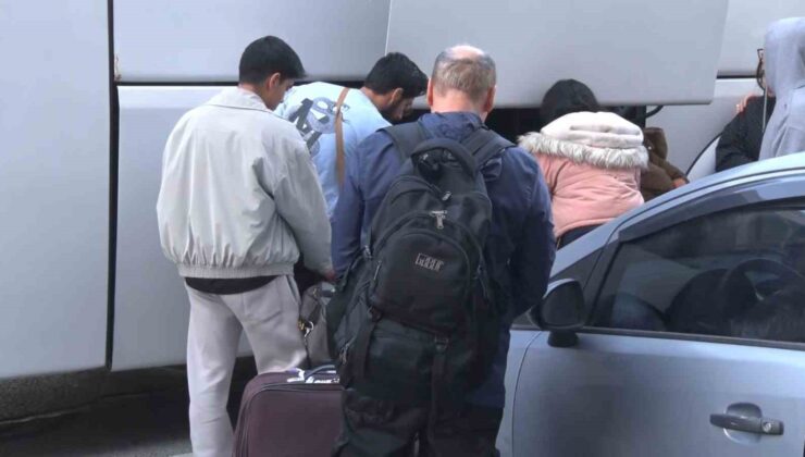 Ülkelerine giden İranlılardan Amerika ve İsrail’e tepki