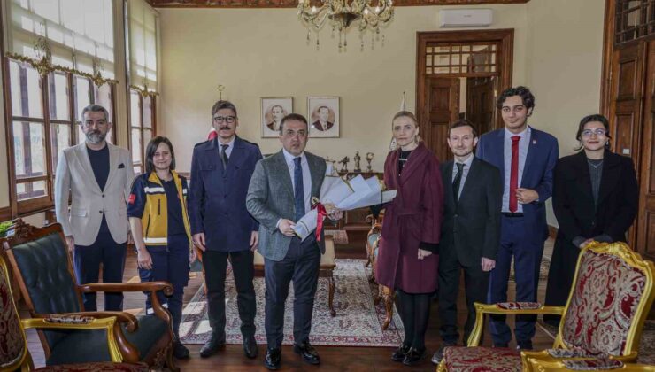 Vali Sözer, 14 Mart Tıp Bayramı dolayısıyla sağlık çalışanlarını kabul etti